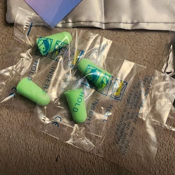 PrettyCare 3D Sleep Mask 2 Pack Eye Mask for Sleeping Ear Plugs Silk Travel Bag - Picture 5 of 7